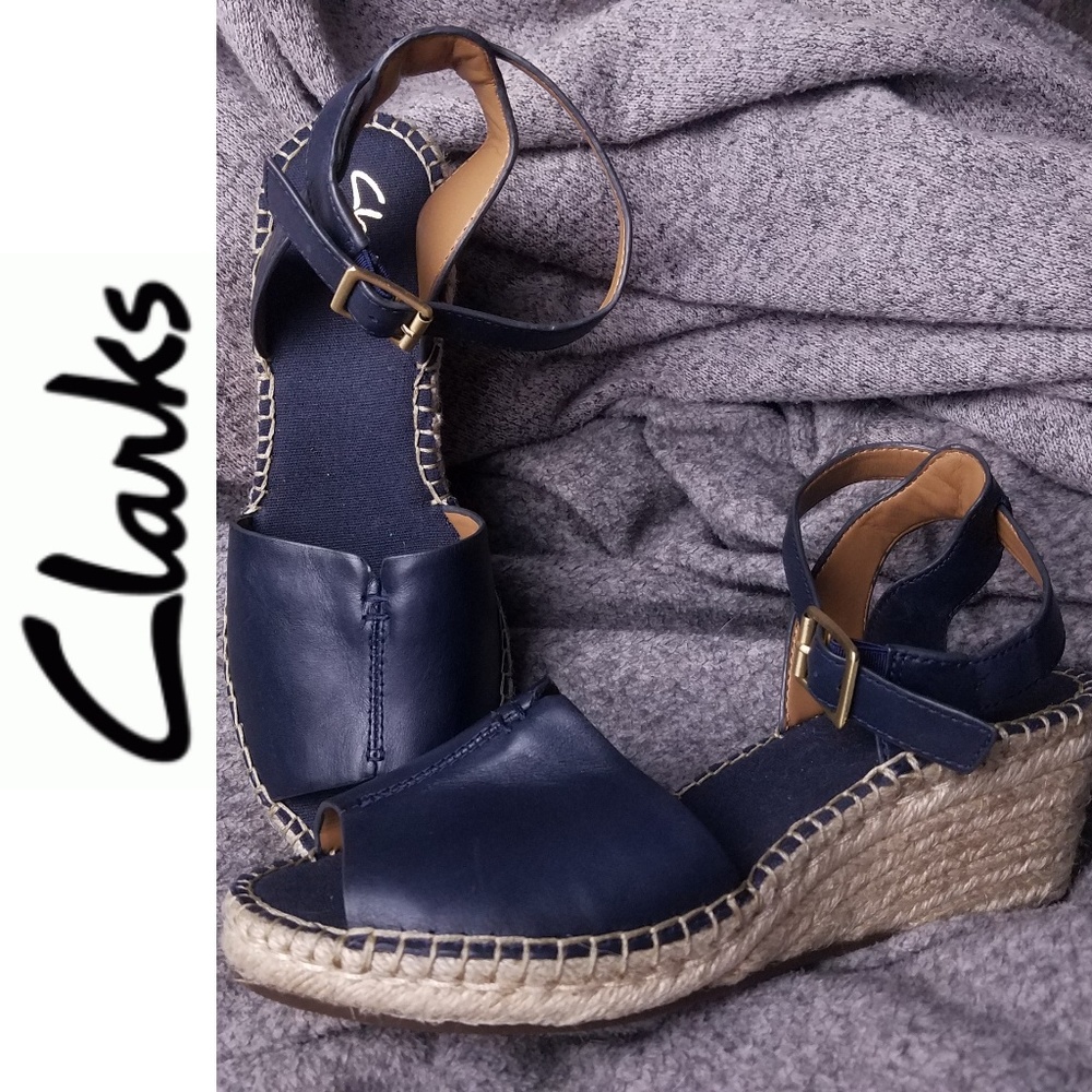 Clarks Artisan Navy Leather Wedges sz 6